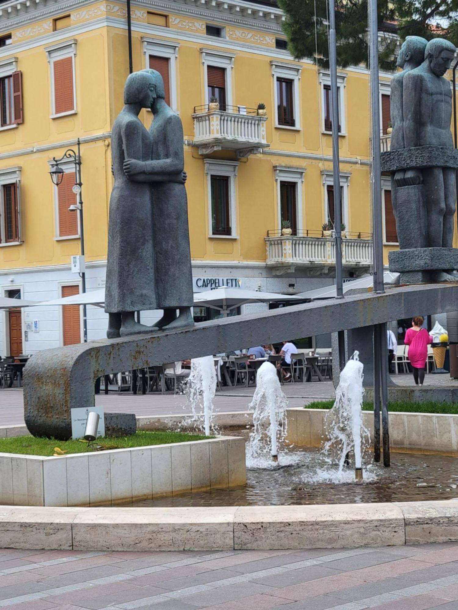 Casa Lorena Desenzano del Garda Eksteriør billede